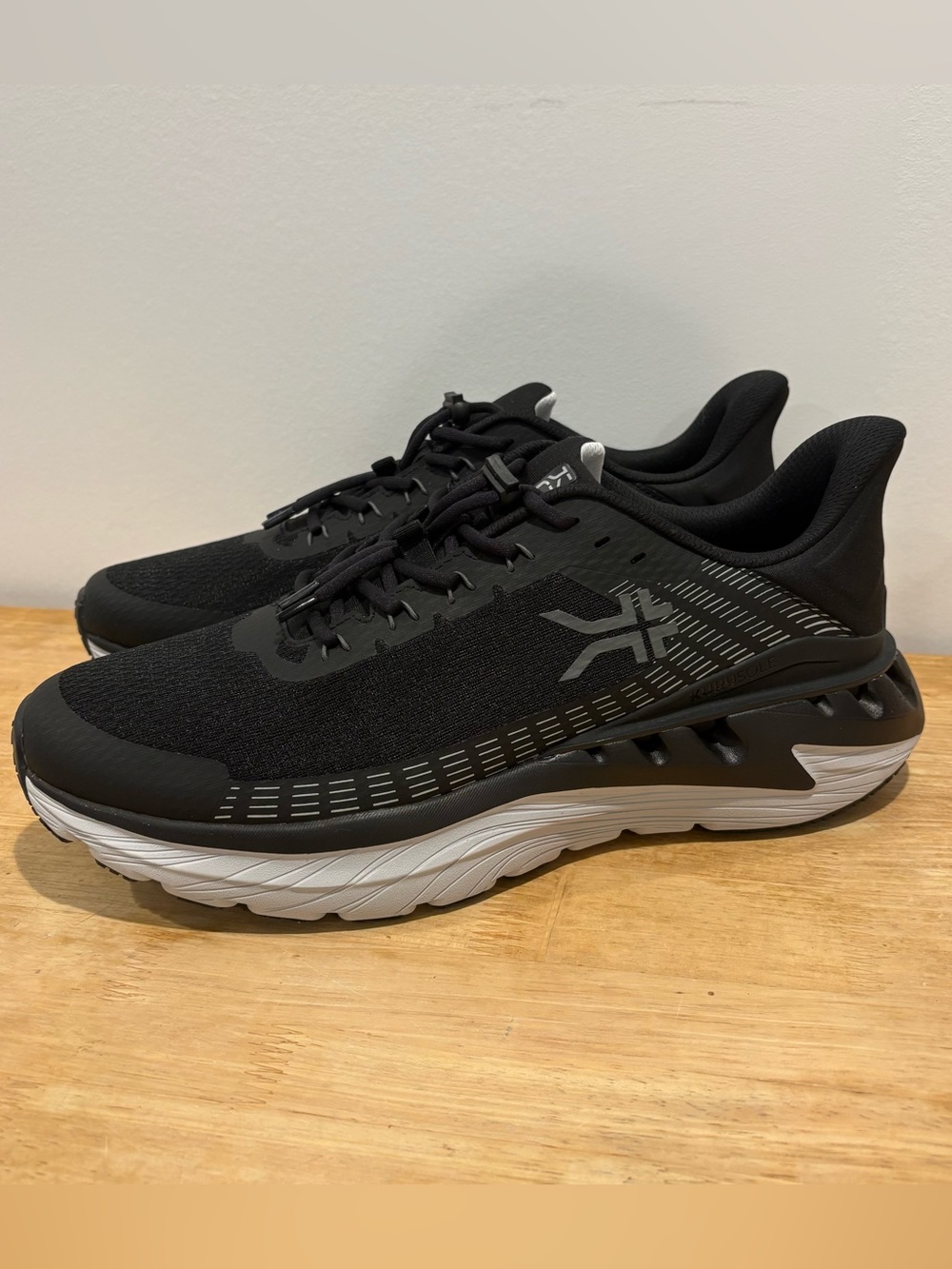 NWOB Kuru CURA black Shoes sneakers size 13